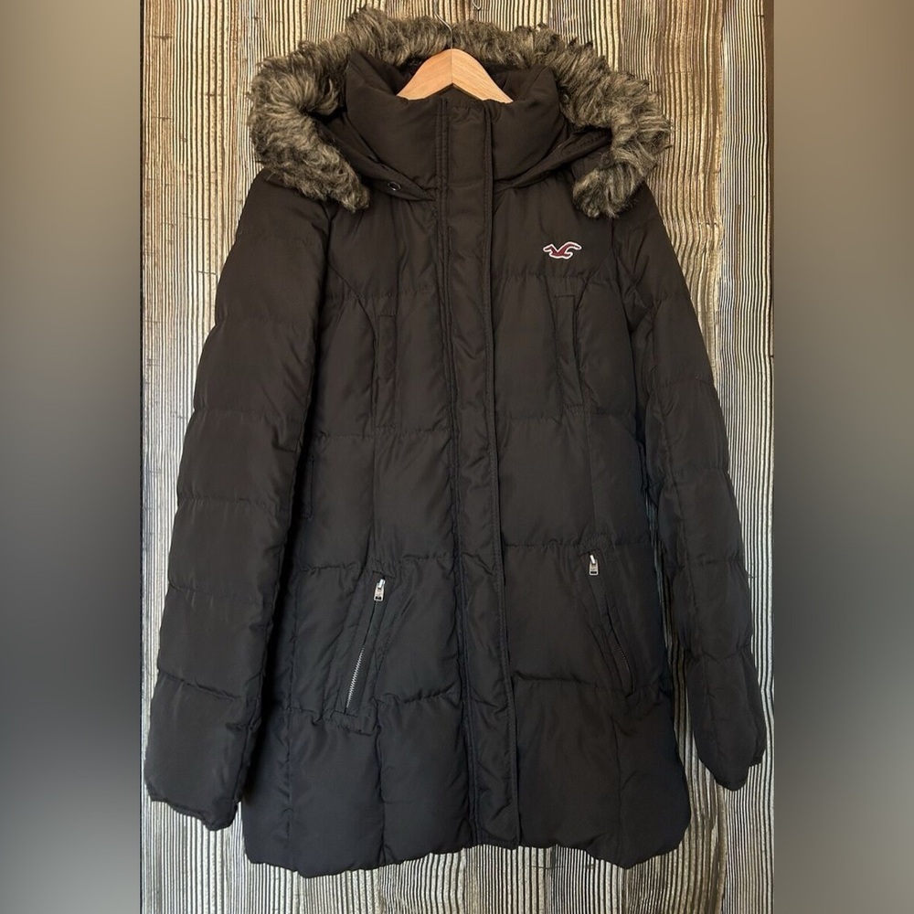 Hollister Women's Black Puffer Coat